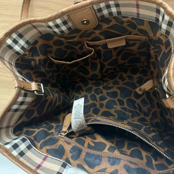 Burberry Tote Bag - Picture 8 of 16